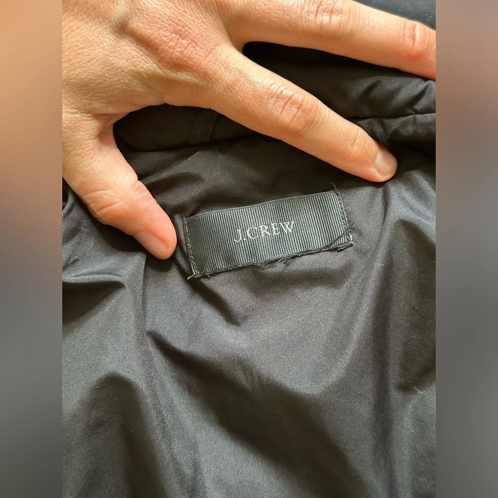 J.CREW SIZE SMALL BLACK DOWN VEST